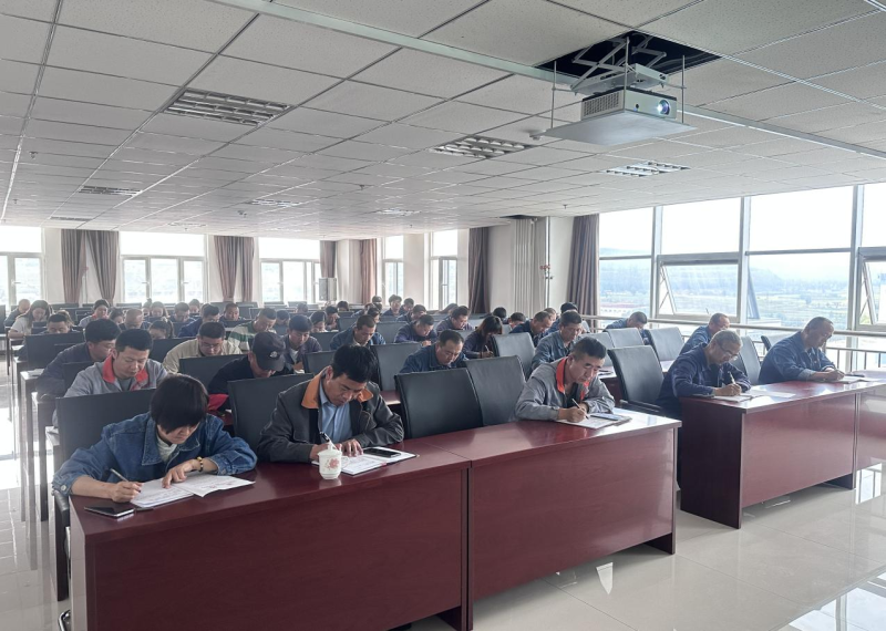 廉當(dāng)&ldquo;鐮&rdquo;可以除雜念   欲為&ldquo;獄&rdquo;勢必積災(zāi)難 &mdash;&mdash;集團紀(jì)委書記為物產(chǎn)工投公司黨員干部、關(guān)鍵人員 授主題教育廉政專題黨課