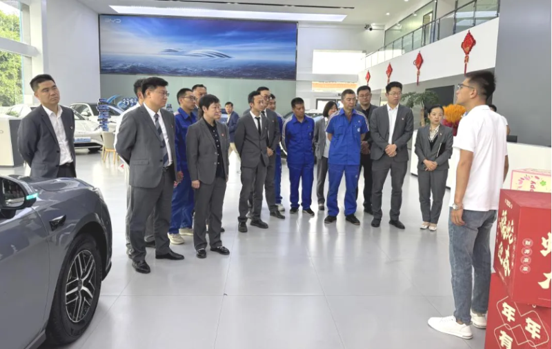 汽貿(mào)公司黨支部開展&ldquo;走出去、學(xué)進(jìn)來，改作風(fēng)、促發(fā)展&rdquo;貫徹中央八項(xiàng)規(guī)定精神學(xué)習(xí)教育走深走實(shí)主題黨日活動