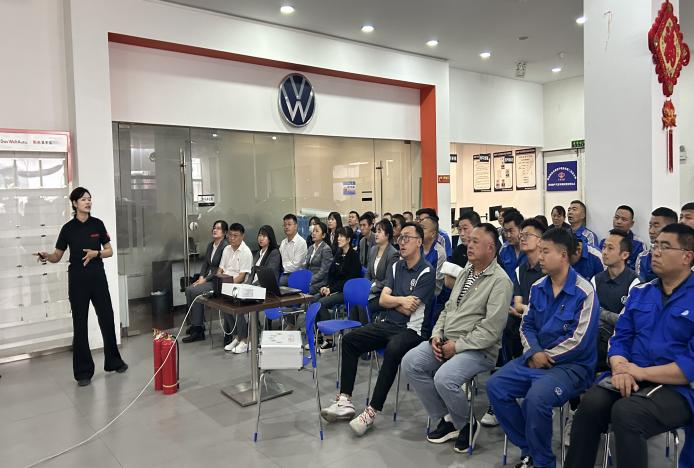 提升應(yīng)急能力 筑牢安全防線&mdash;&mdash;汽貿(mào)公司開展消防應(yīng)急知識(shí)培訓(xùn)暨疏散逃生滅火演練活動(dòng)