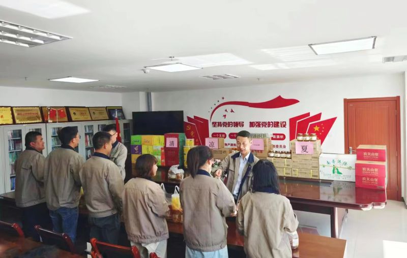 情系職工，夏送清涼&mdash;&mdash;朝物開投公司開展夏日送清涼活動