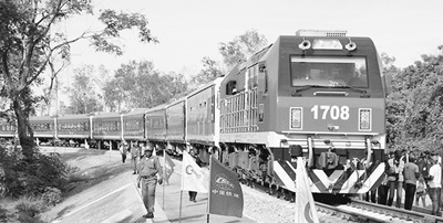 搭中國快車，促非洲發(fā)展