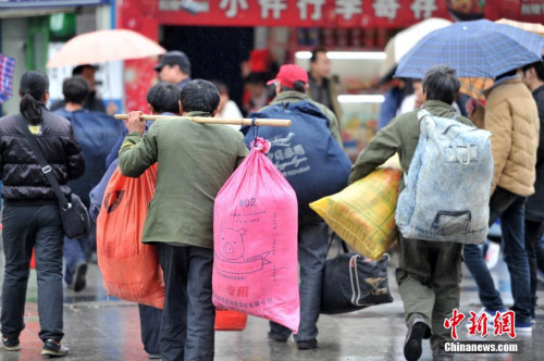 聚焦春節(jié)&ldquo;恐歸族&rdquo;：近鄉(xiāng)情怯，恐懼何來？(圖)